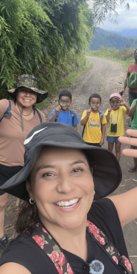 Birdwatching group with binoculars on a trail in La Vega, Cundinamarca, Colombia